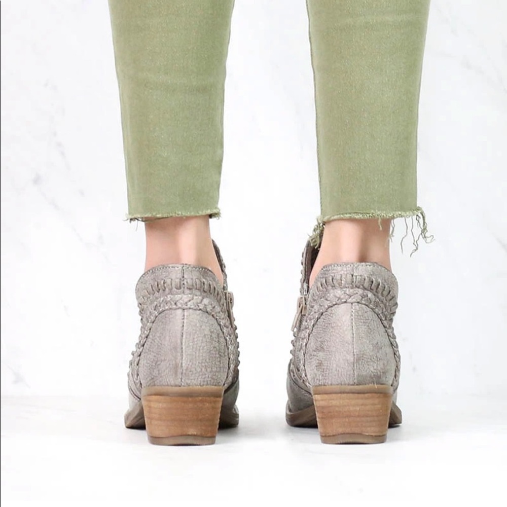 Women's Gray Faux Leather w/Weave & Braiding Details Ankle Bootie Sz 9